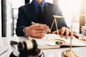 What Is the Difference Between Contributory Negligence and Comparative Negligence?